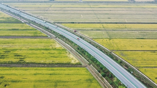 粮丰景美 路畅业兴