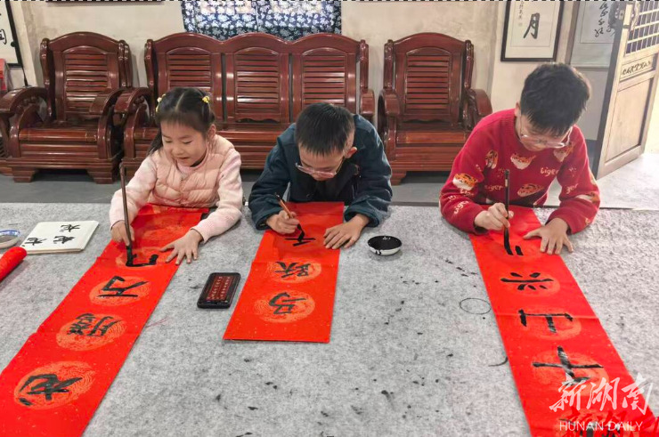 再不“晒”就晚啦！笔尖下的假期，镜头里的成长，等你来收官！